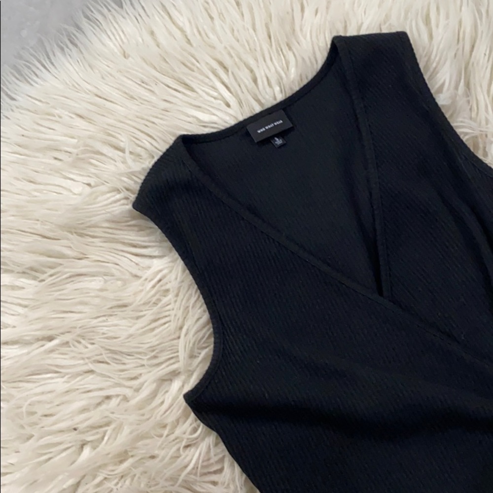 Who What Wear Sleeveless Knotted Blouse